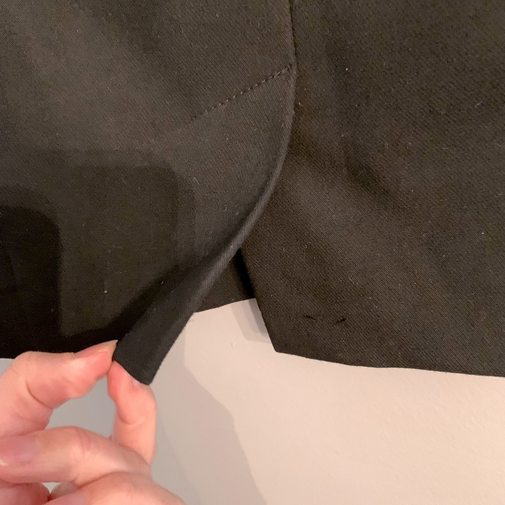 LOFT. Black pencil skirt. 0P - Picture 3 of 6